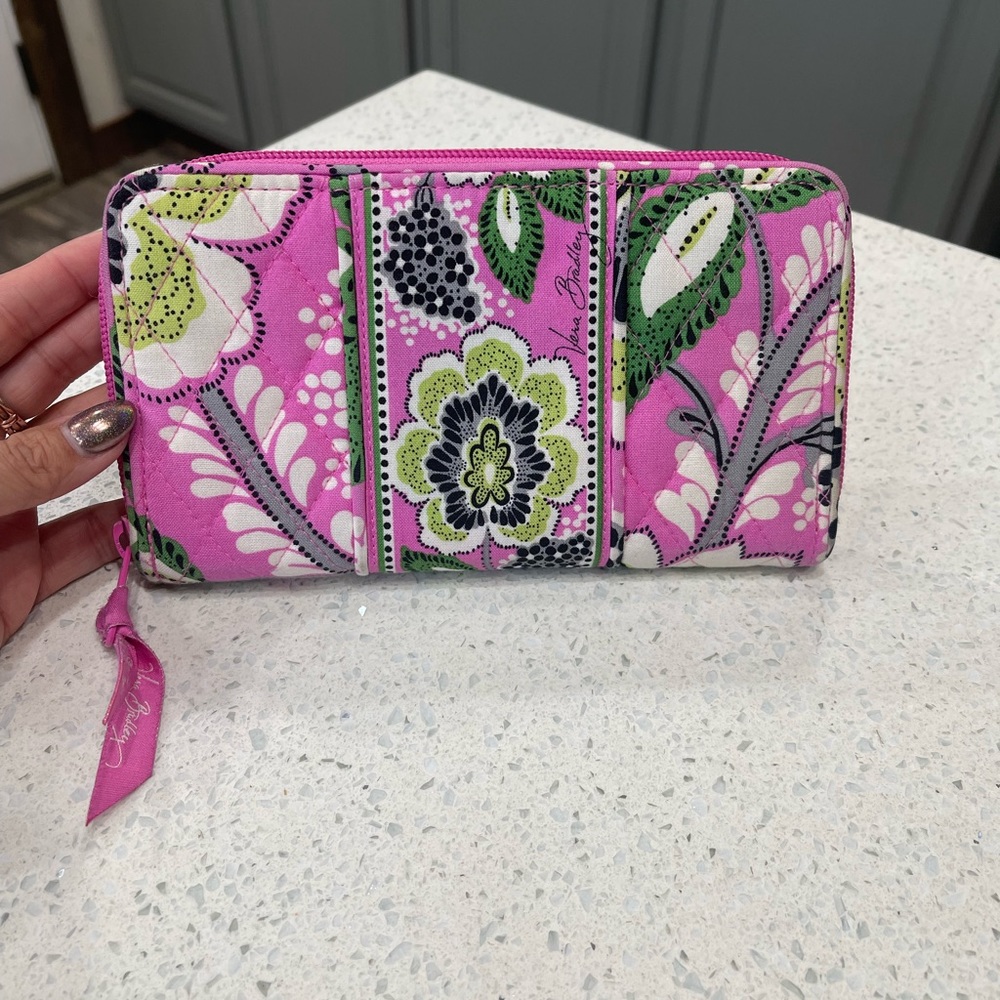 Vera Bradley zippy wallet